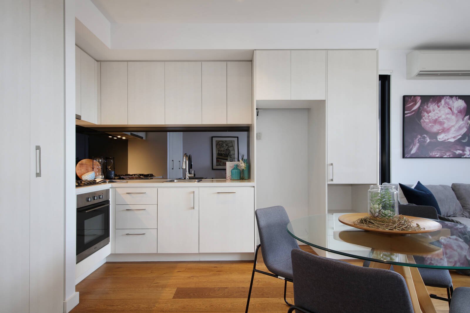 Gallery: 206/61 Lees Street