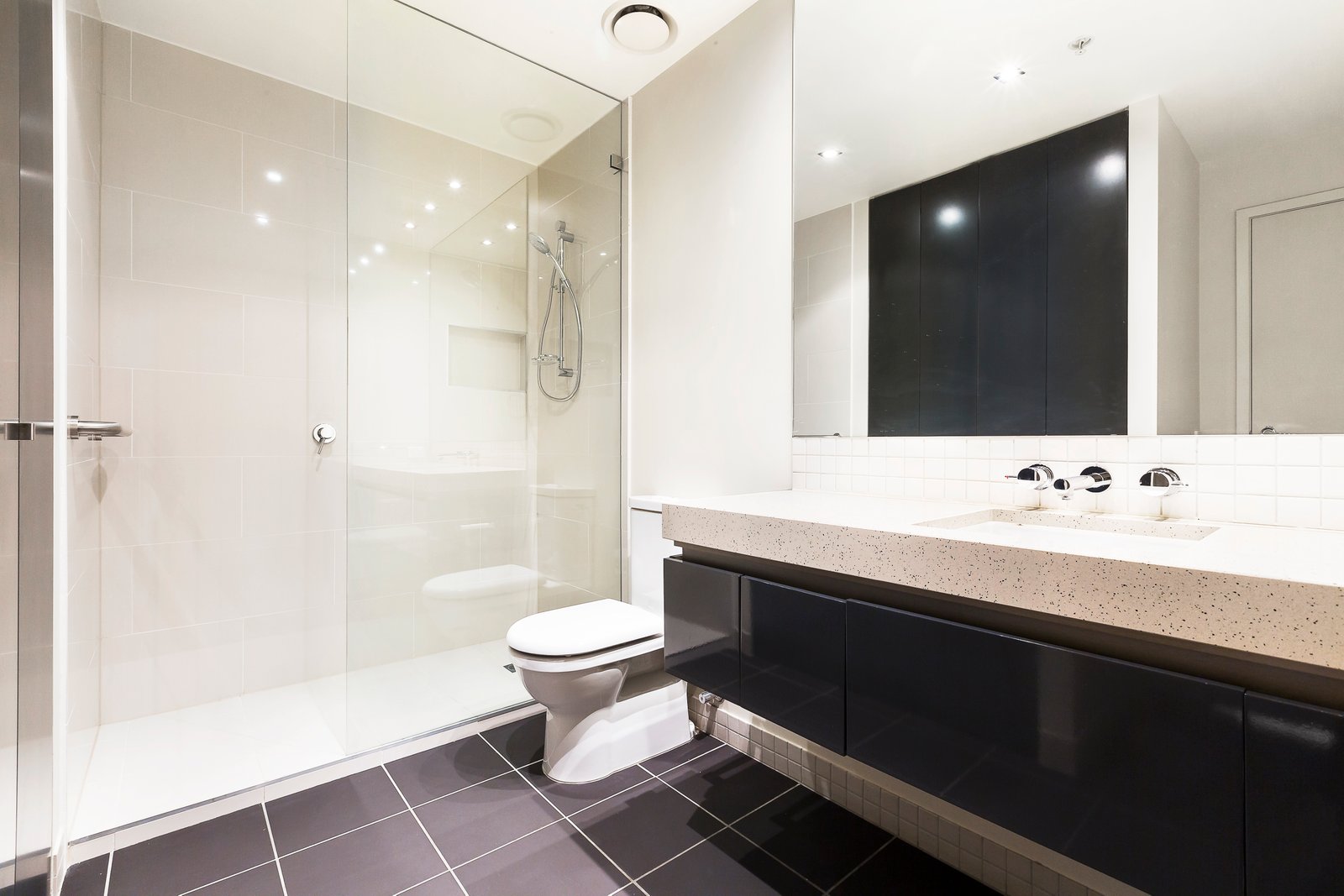 Gallery: 206C/142 Rouse Street