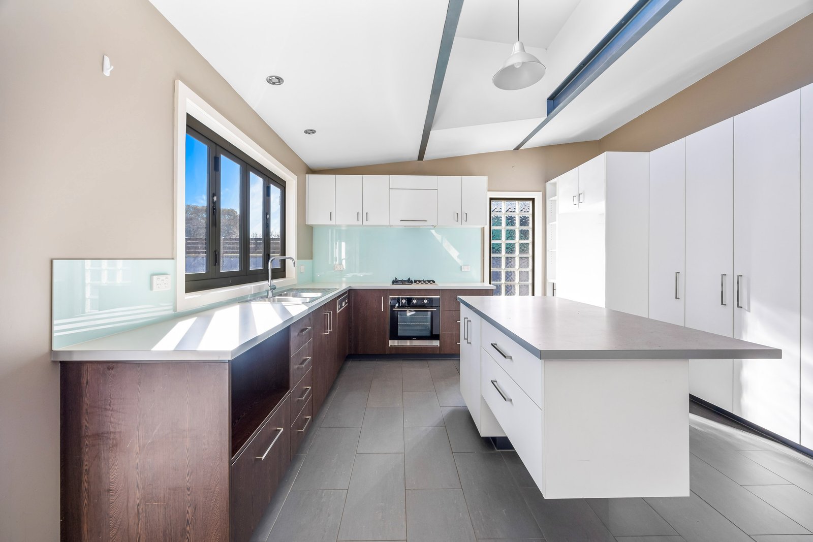 Gallery: 207 Clyde Street