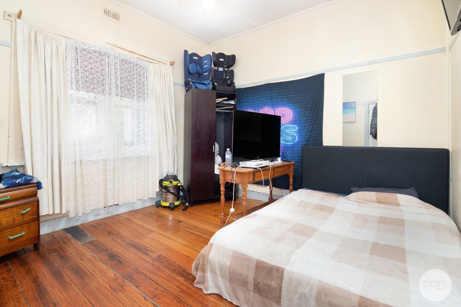 207 Rubicon Street SEBASTOPOL 4