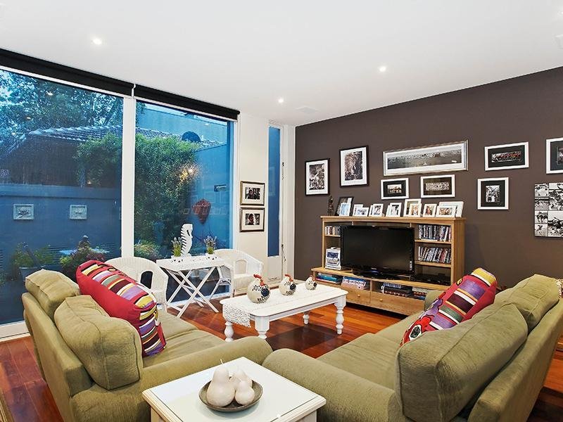Gallery: 207 Stokes Street