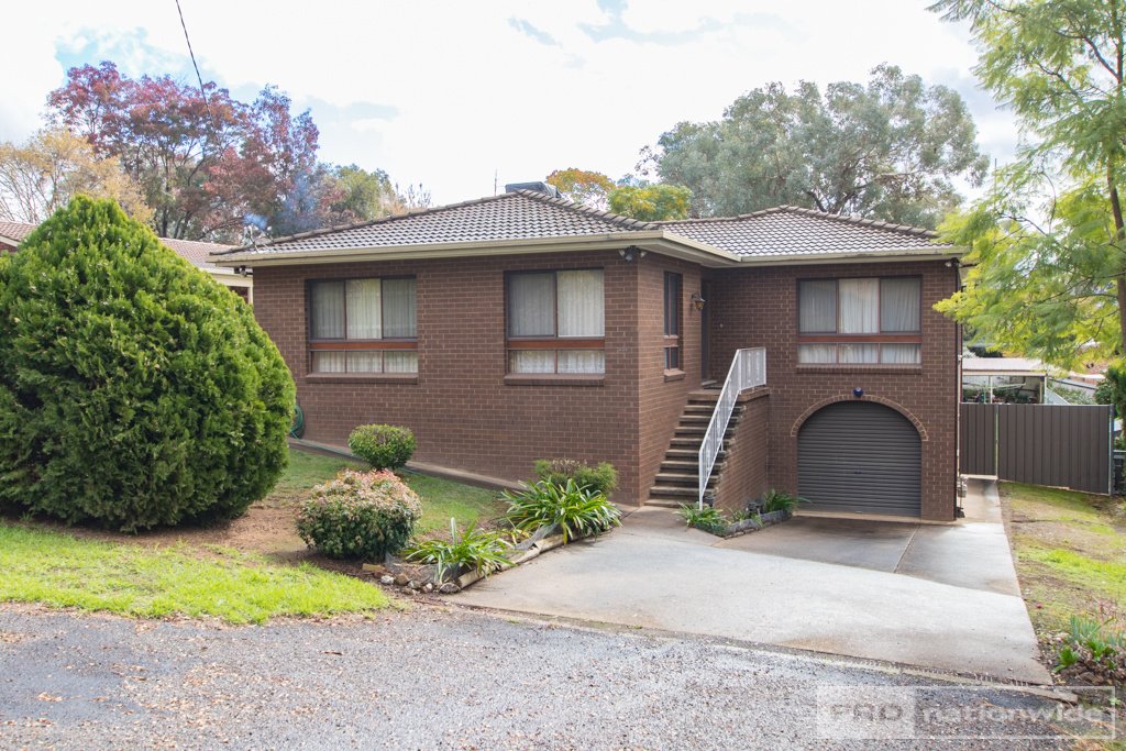 207 Wynyard Street TUMUT 1
