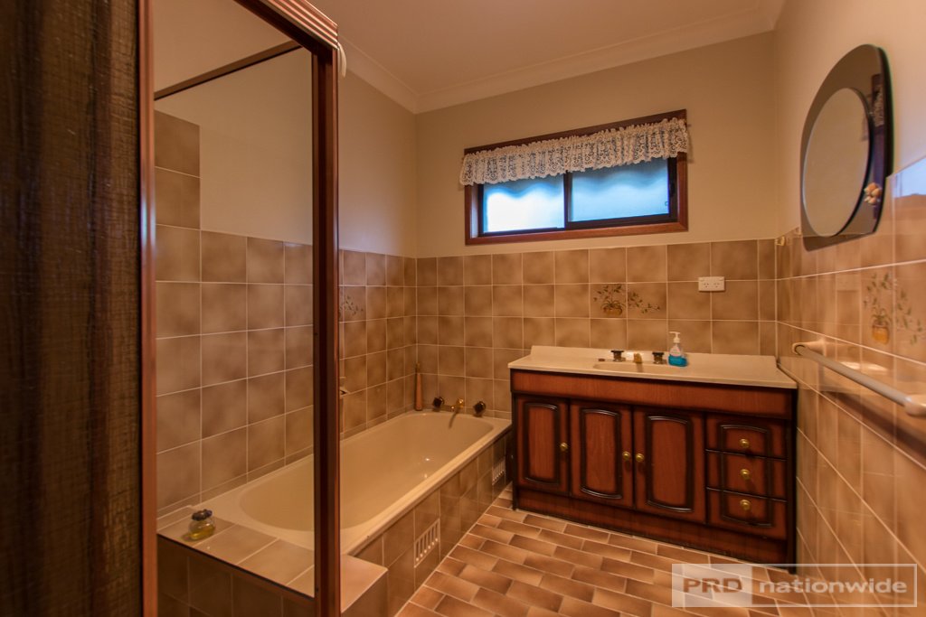 207 Wynyard Street TUMUT 8