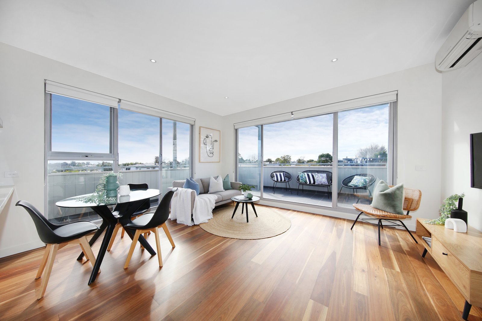 Gallery: 207/1 Mackie Road