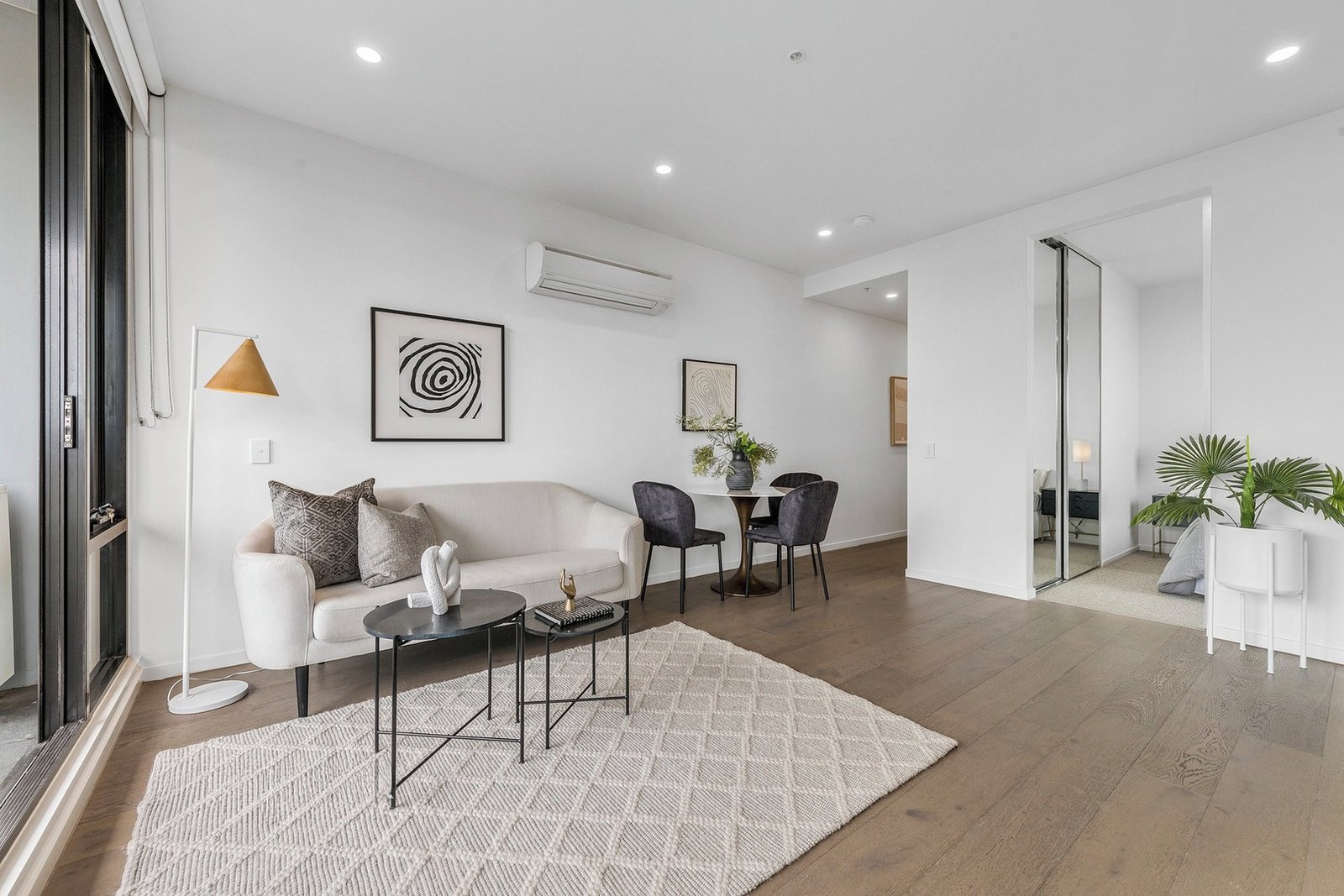 Gallery: 207/138 Glen Eira Road