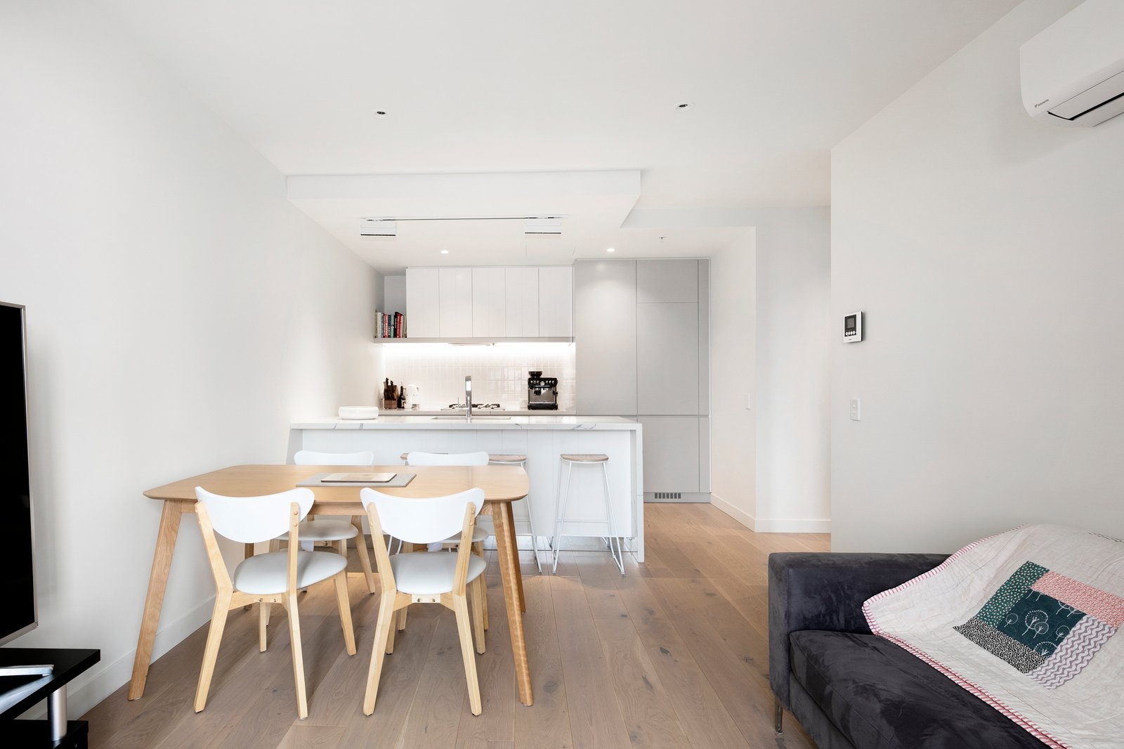 Gallery: 207/15-35 Thistlethwaite Street
