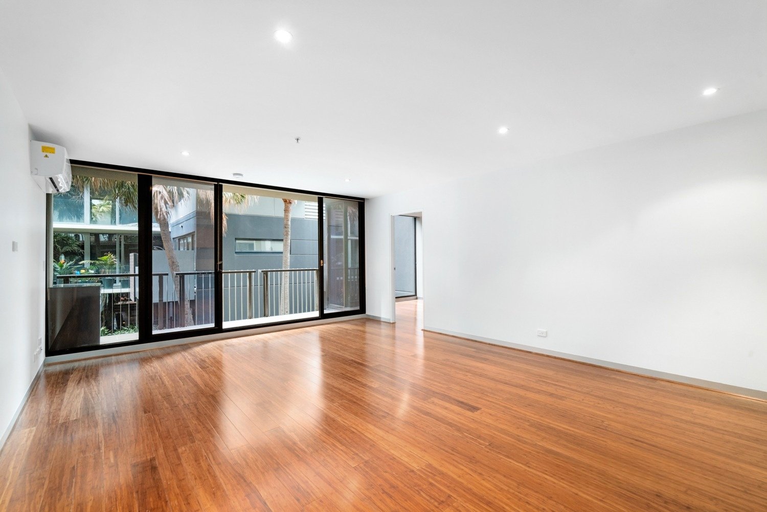 Gallery: 207/15 Pickles Street