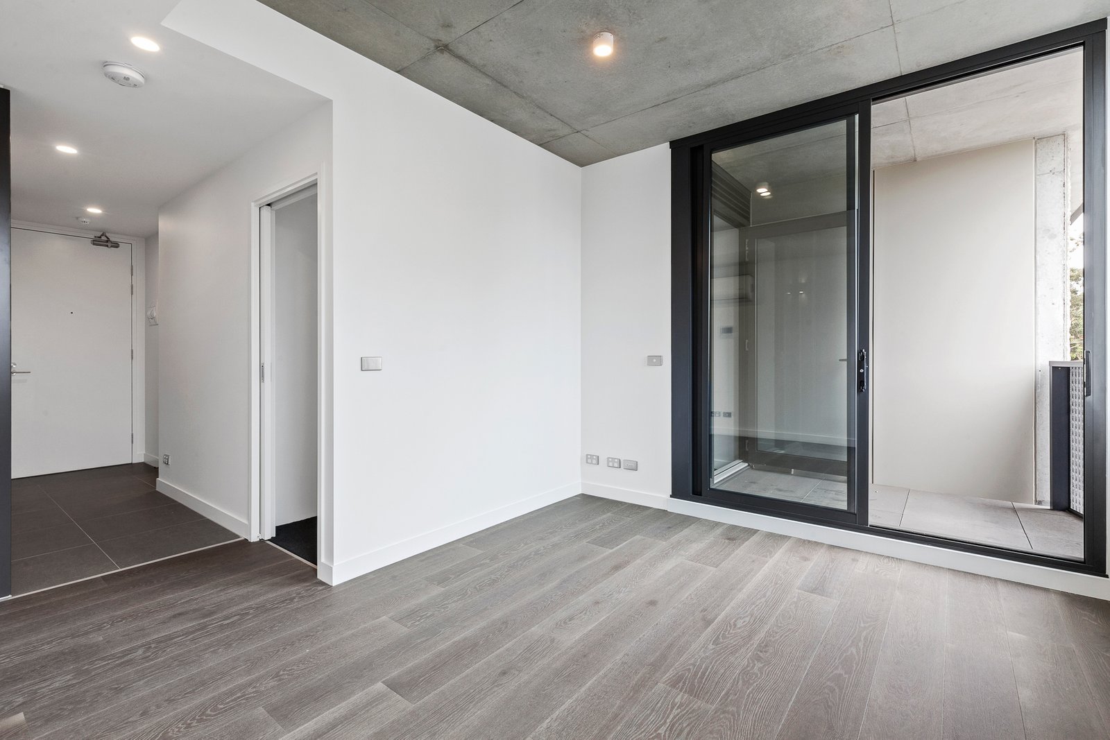 Gallery: 207/196 St Kilda Road
