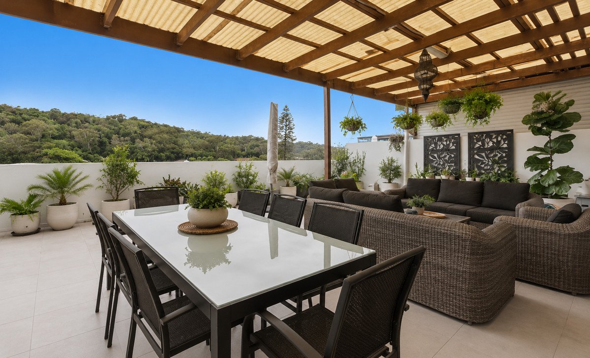 2072/1 Ocean Street BURLEIGH HEADS 6