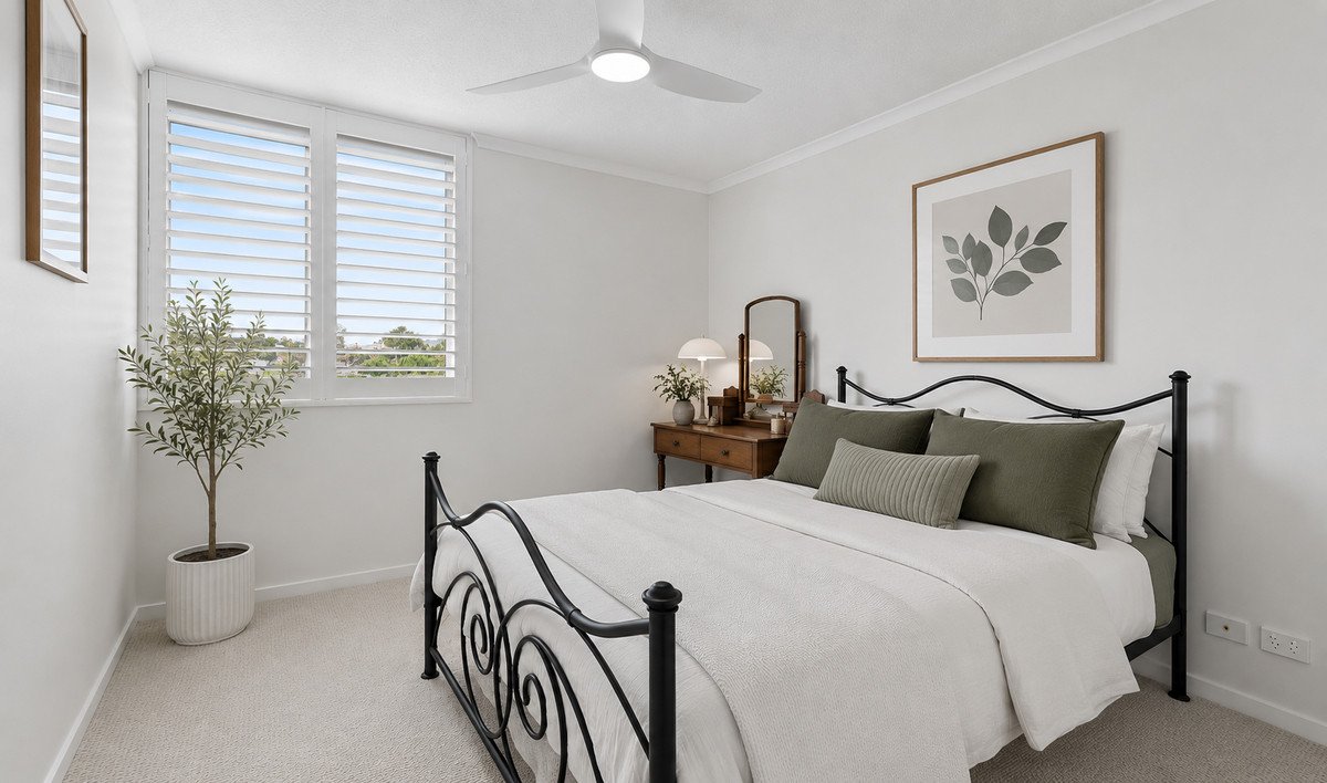 2072/1 Ocean Street BURLEIGH HEADS 11