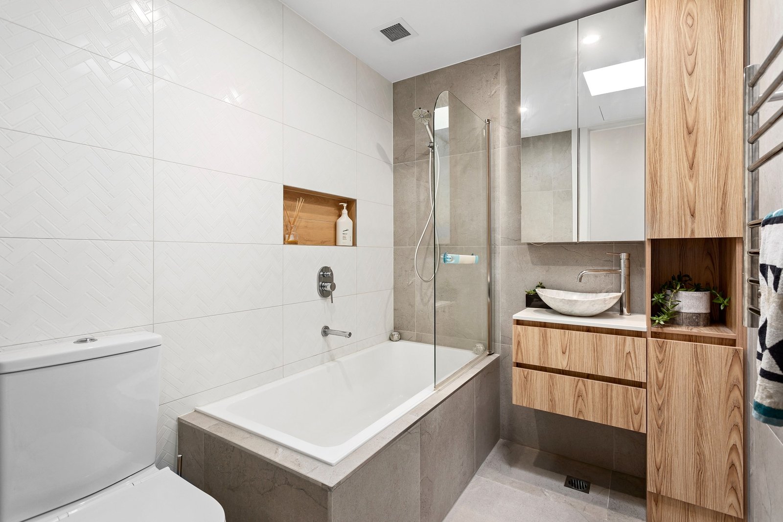 Real Estate and Property in 207/25 Rothschild Street, Glen Huntly, VIC