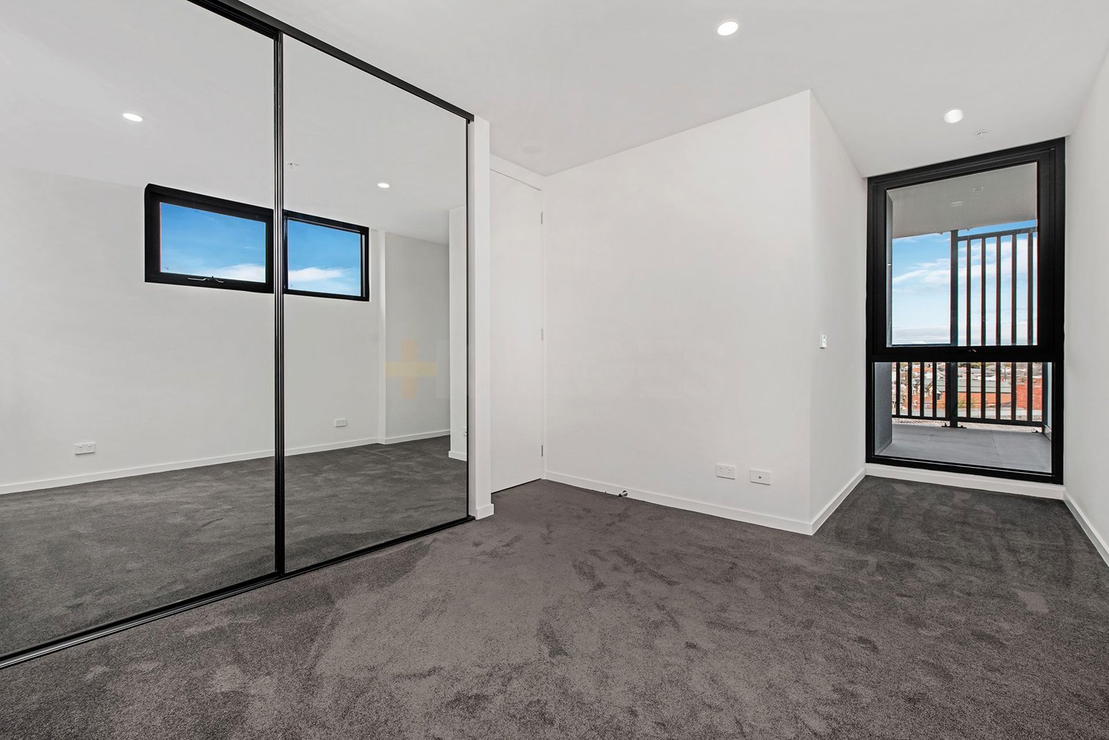 Gallery: 207/2B Williamstown Road