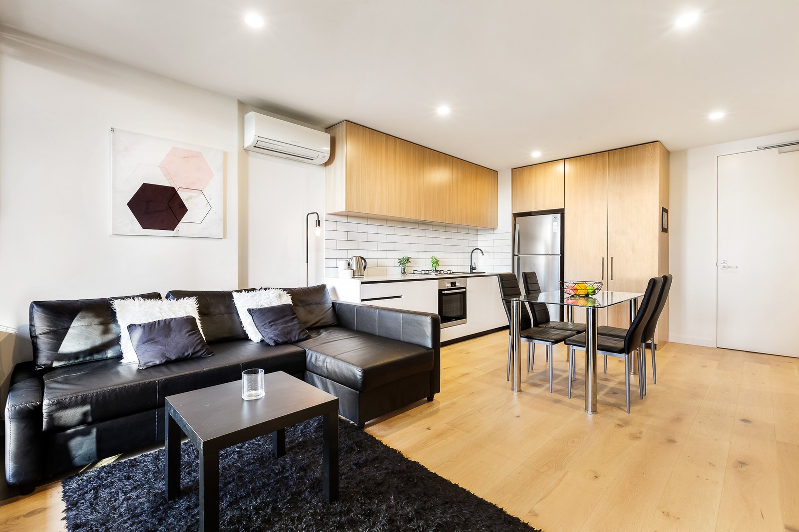 Gallery: 207/4-6 Station Street