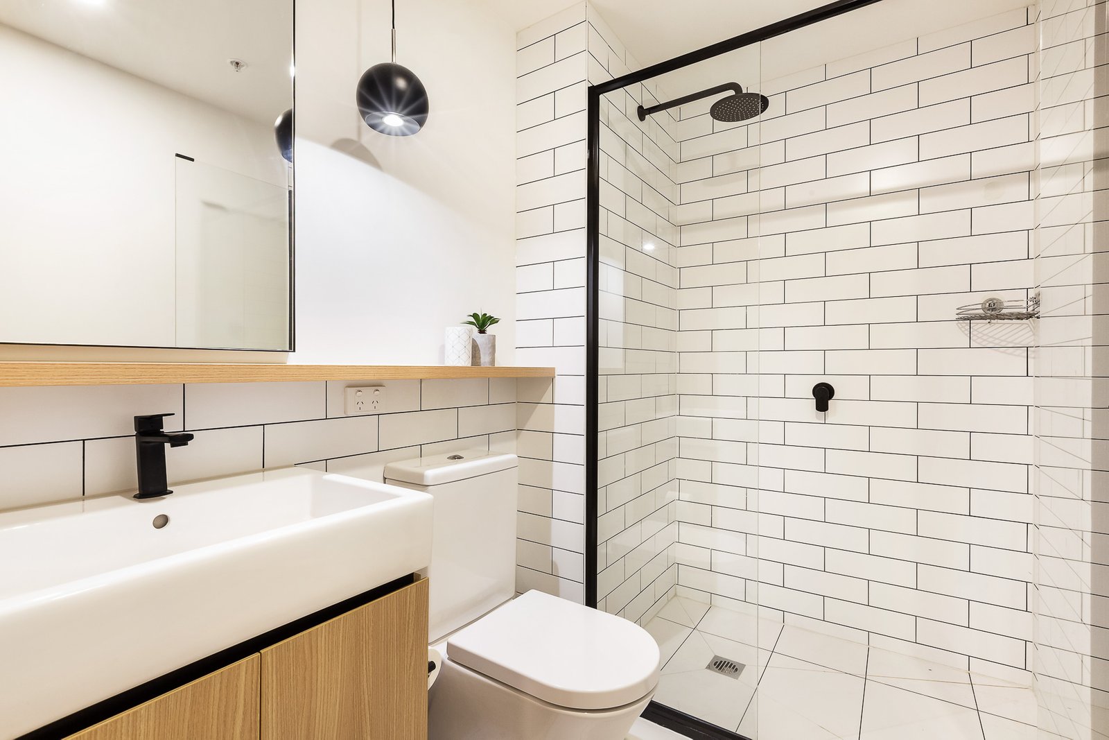 Gallery: 207/4-6 Station Street