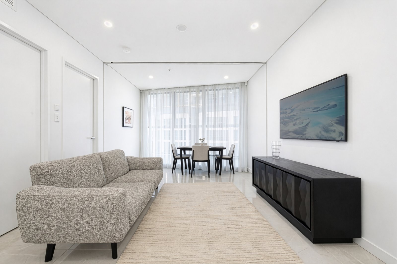 207/4 Finch Drive EASTGARDENS 1