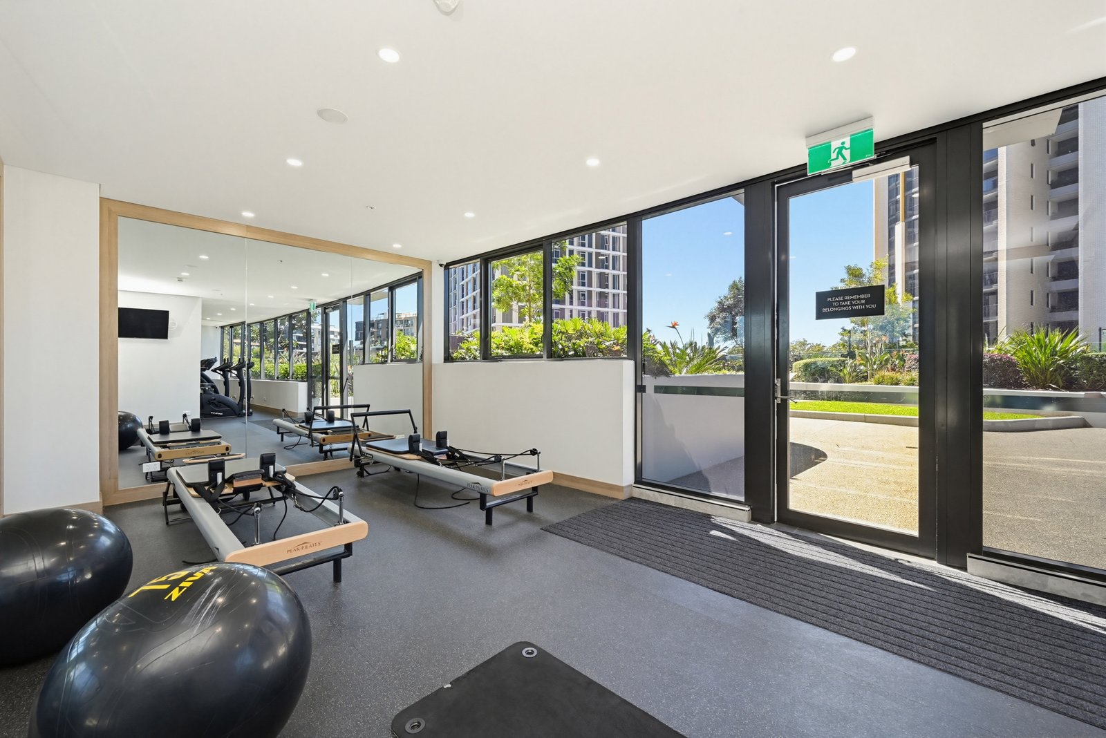 207/4 Finch Drive EASTGARDENS 12