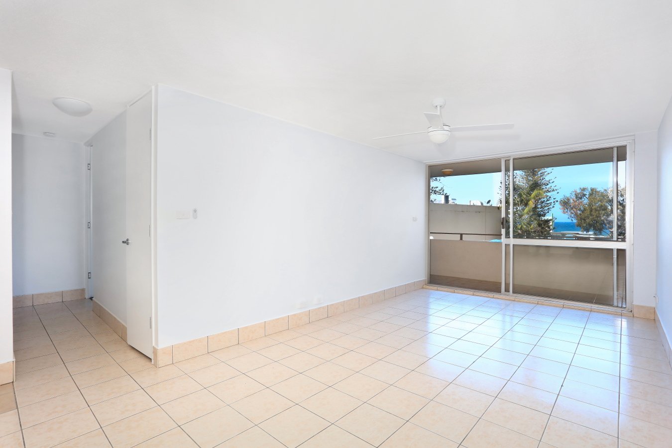 207/40 The Esplanade SURFERS PARADISE 9