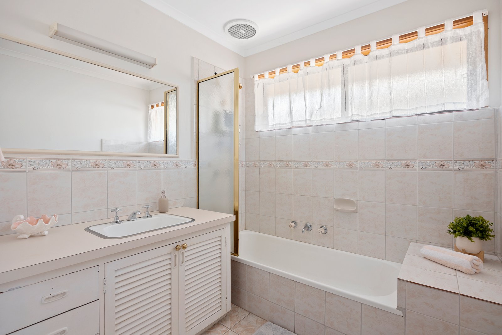 Real Estate and Property in 2075 Point Nepean Road, Rye, VIC