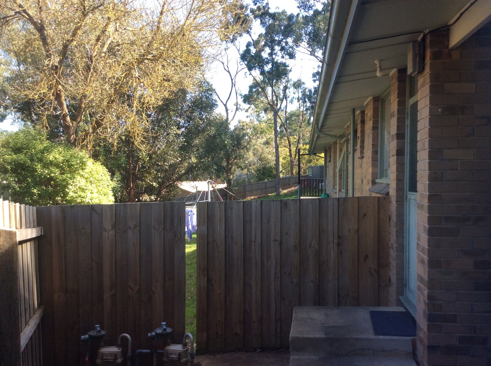 208 Eddy Avenue MOUNT HELEN 4