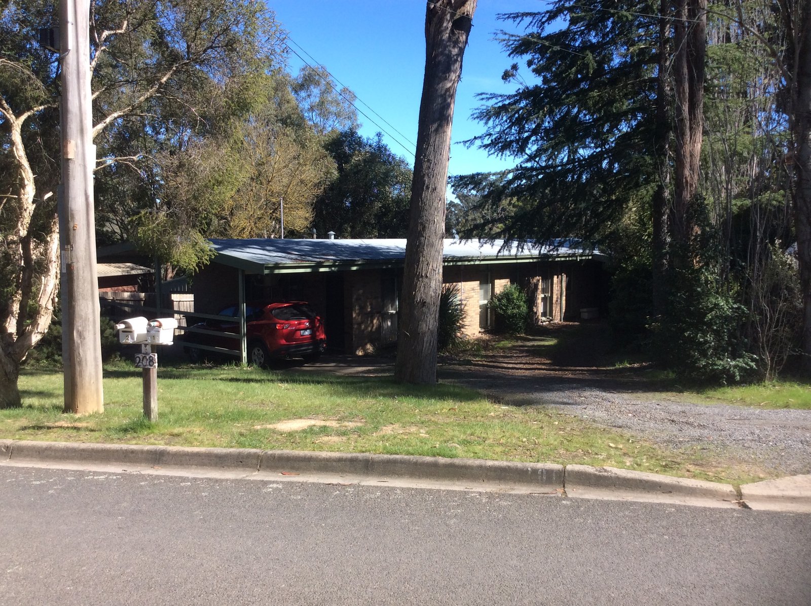 208 Eddy Avenue MOUNT HELEN 15