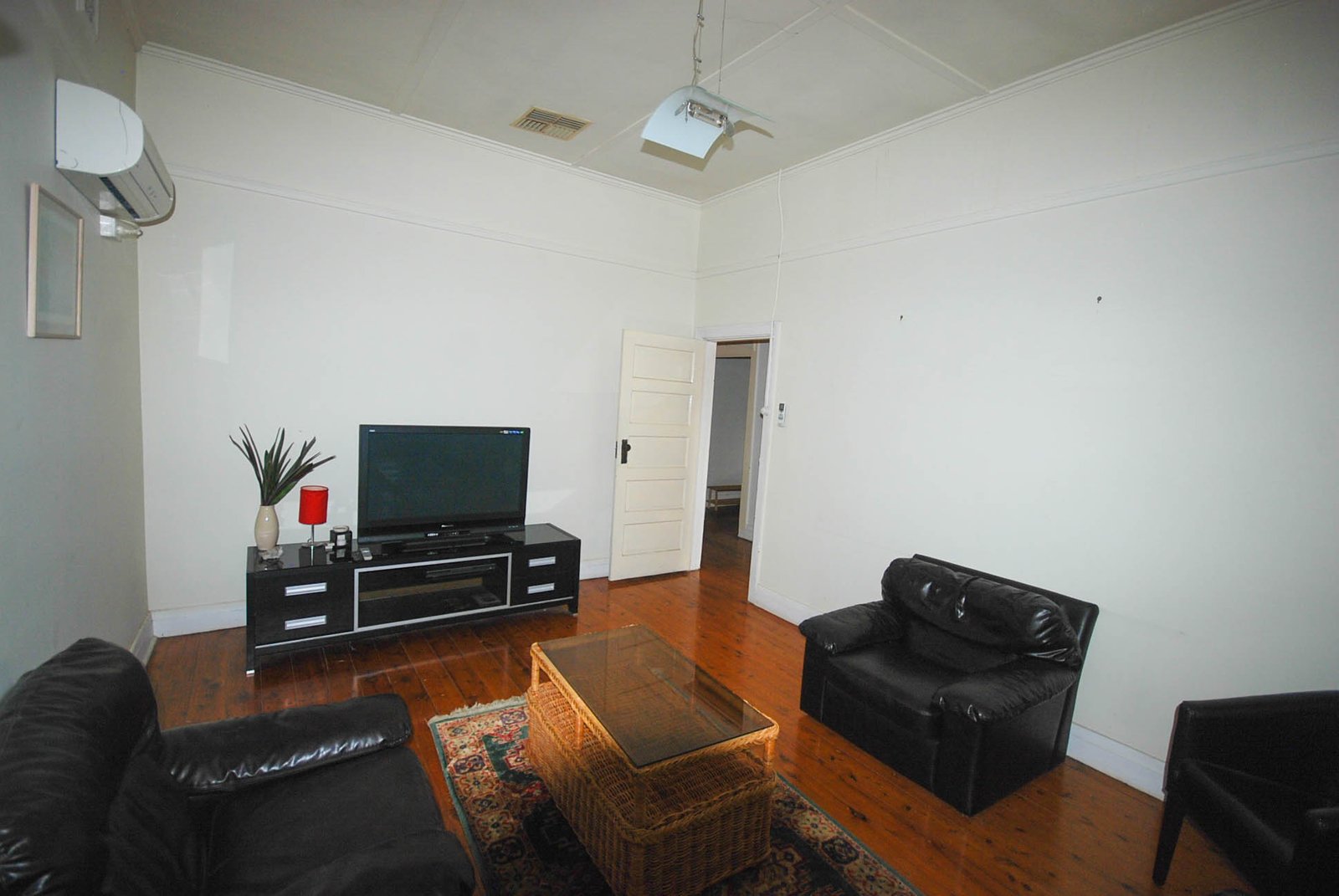 208 Edward Street WAGGA WAGGA 4