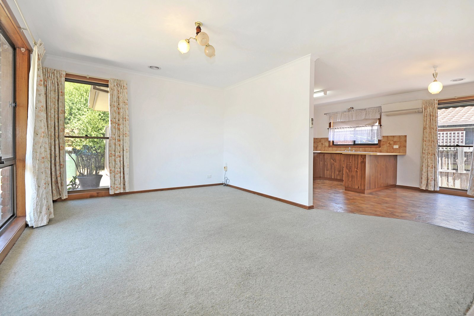 Gallery: 208 Humffray Street South