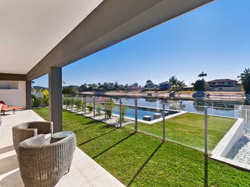 208 Mallawa Drive PALM BEACH 3