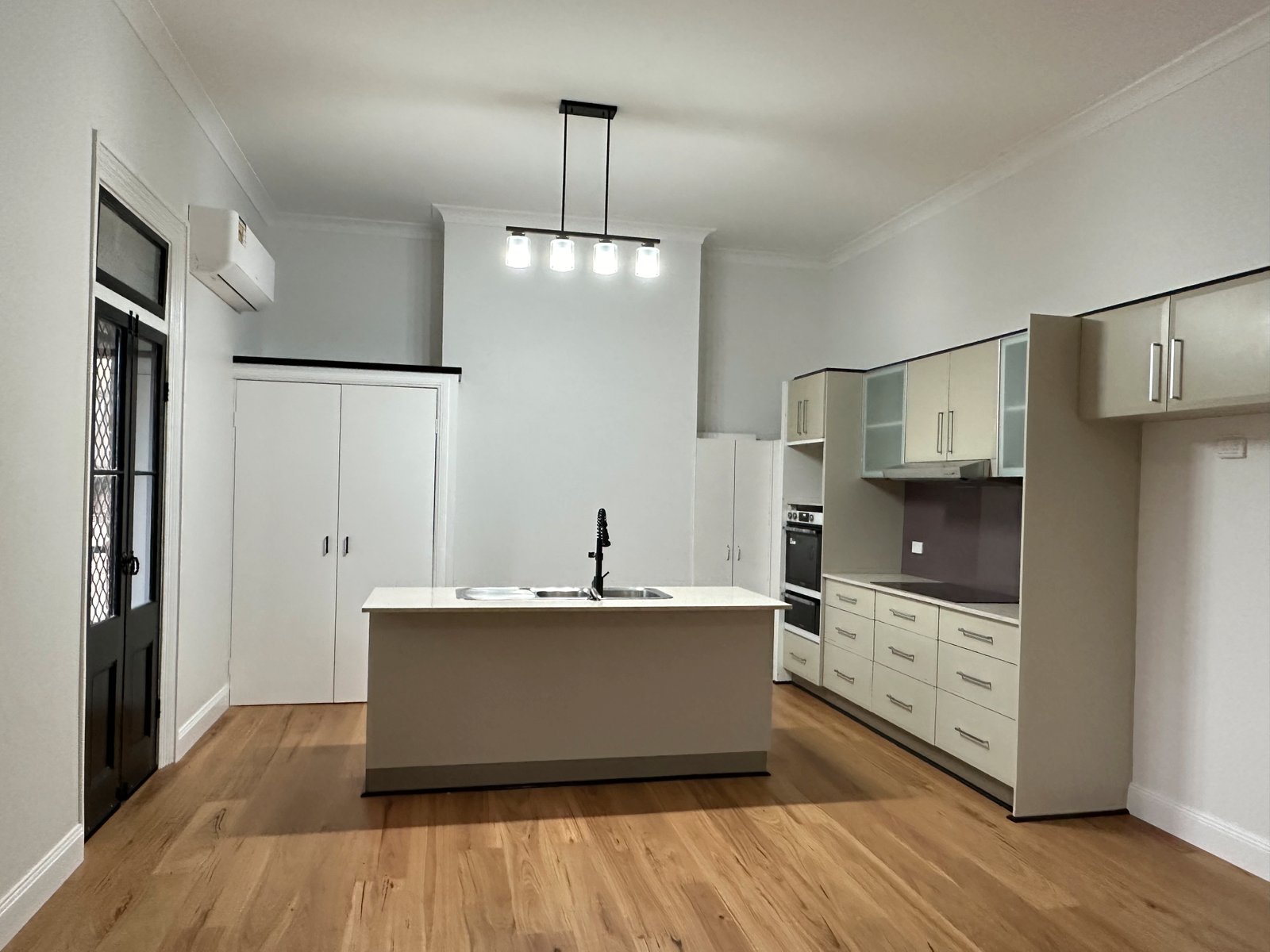 208 Sheridan Street GUNDAGAI 3