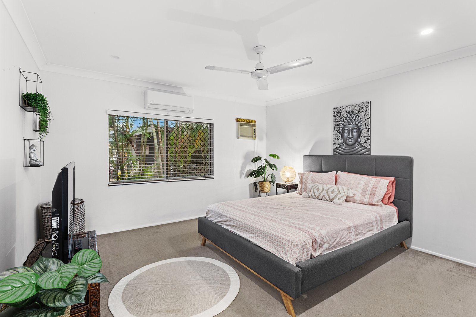 208 Shute Harbour Road CANNONVALE 14