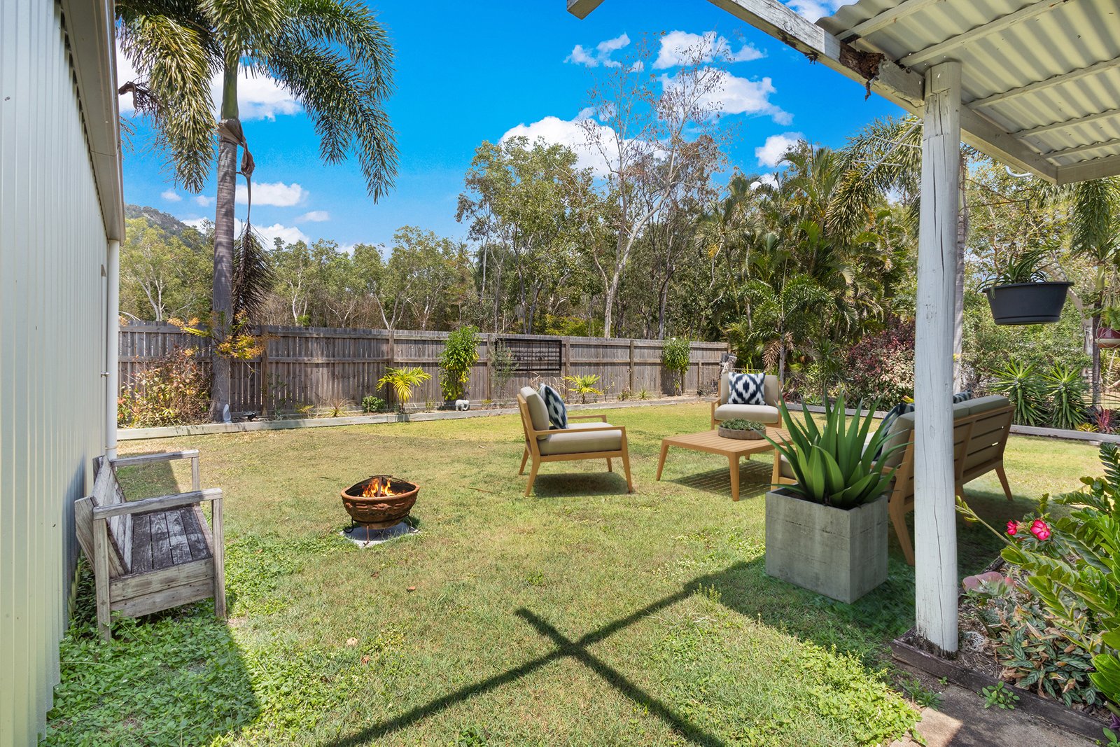 208 Shute Harbour Road CANNONVALE 19