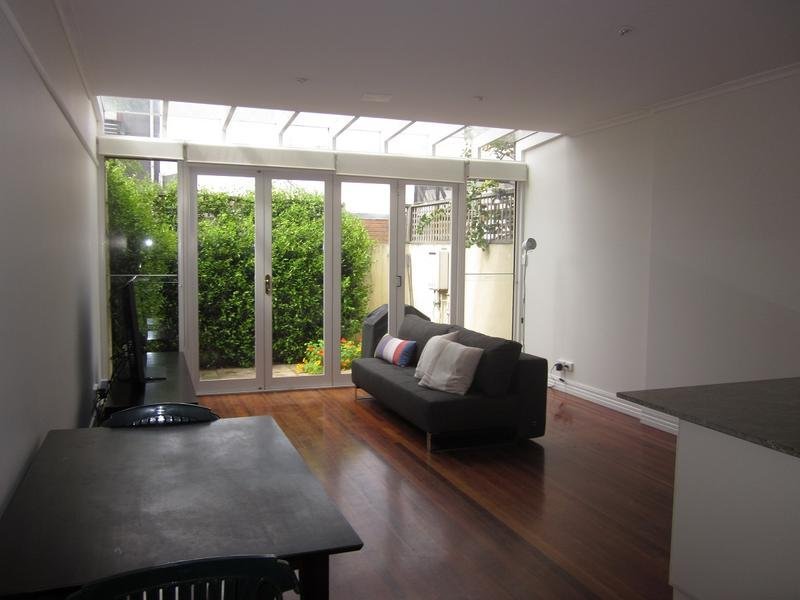 Gallery: 208 Station Street