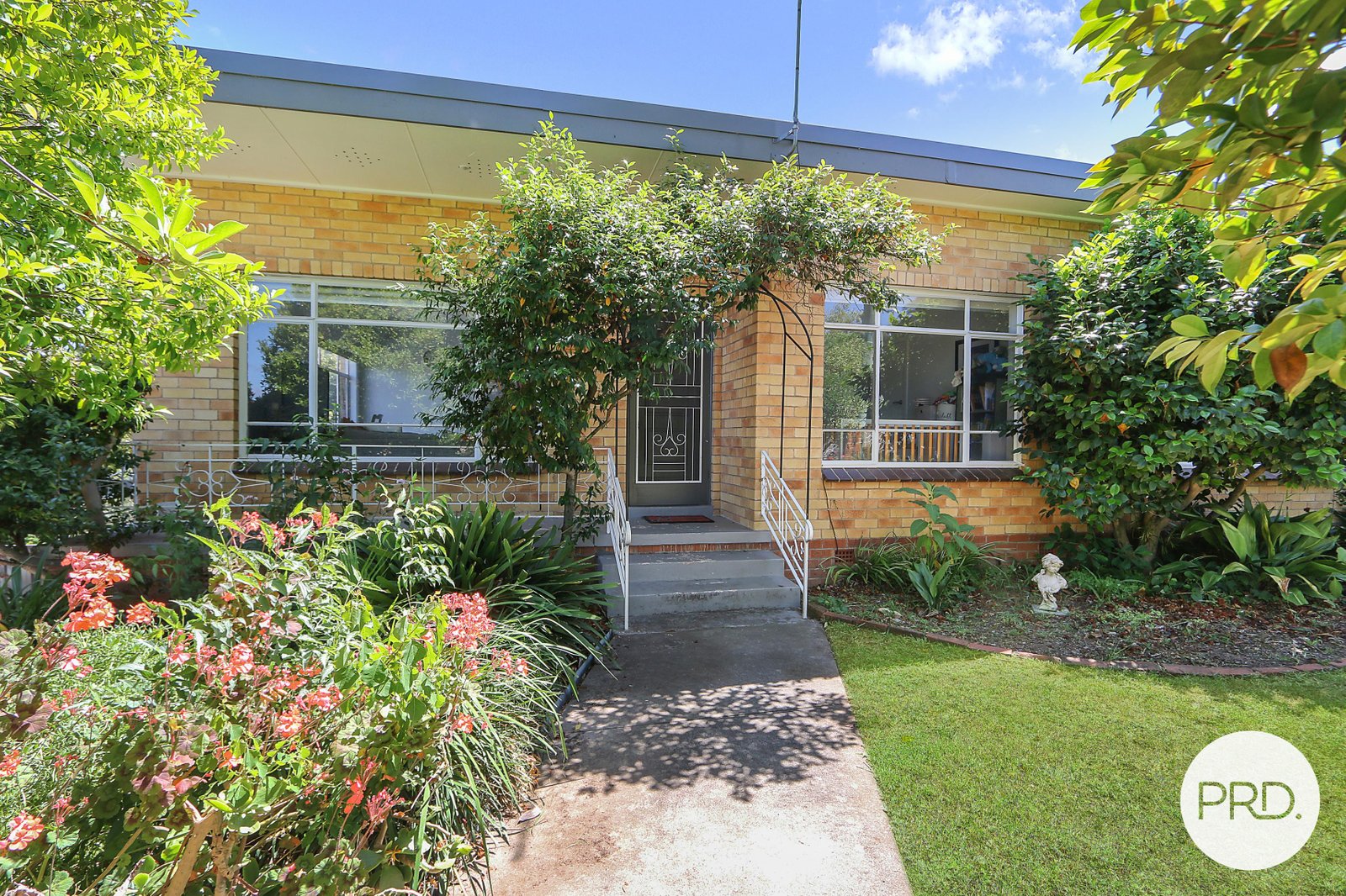 208 Walsh Street EAST ALBURY 1