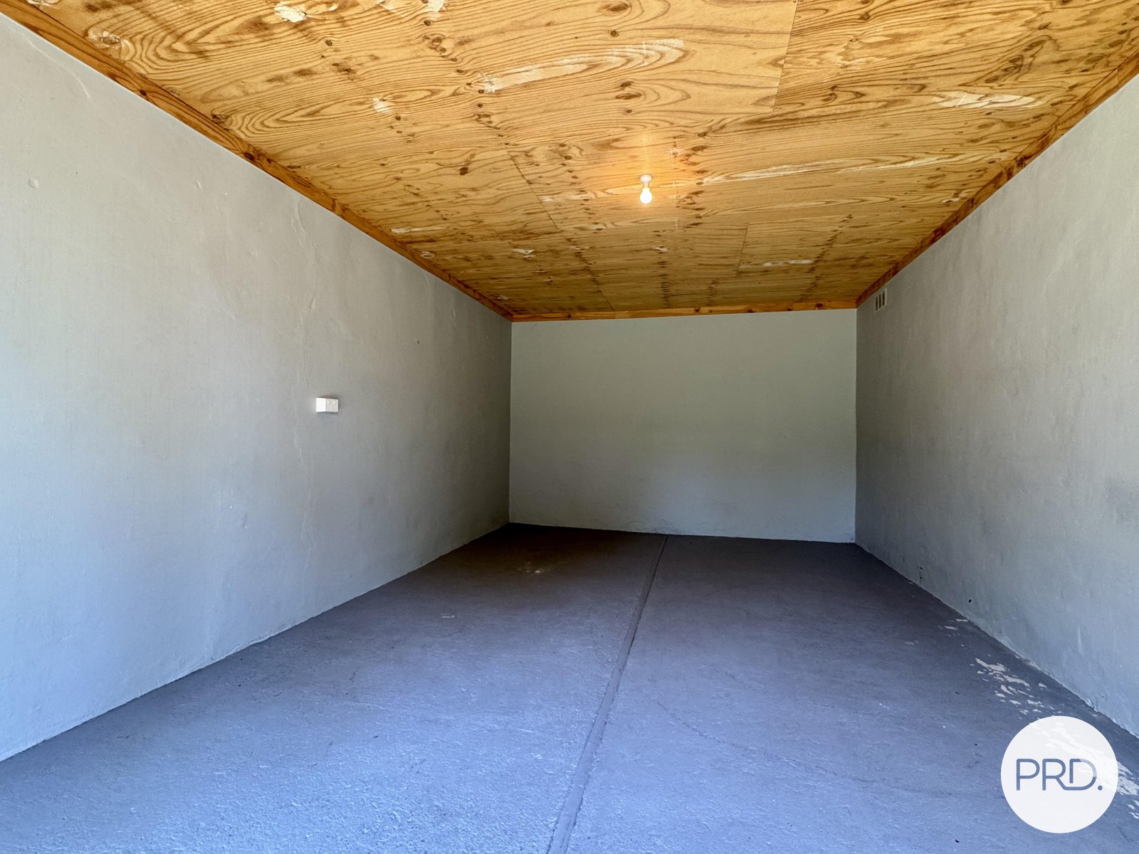 208 Walsh Street EAST ALBURY 11