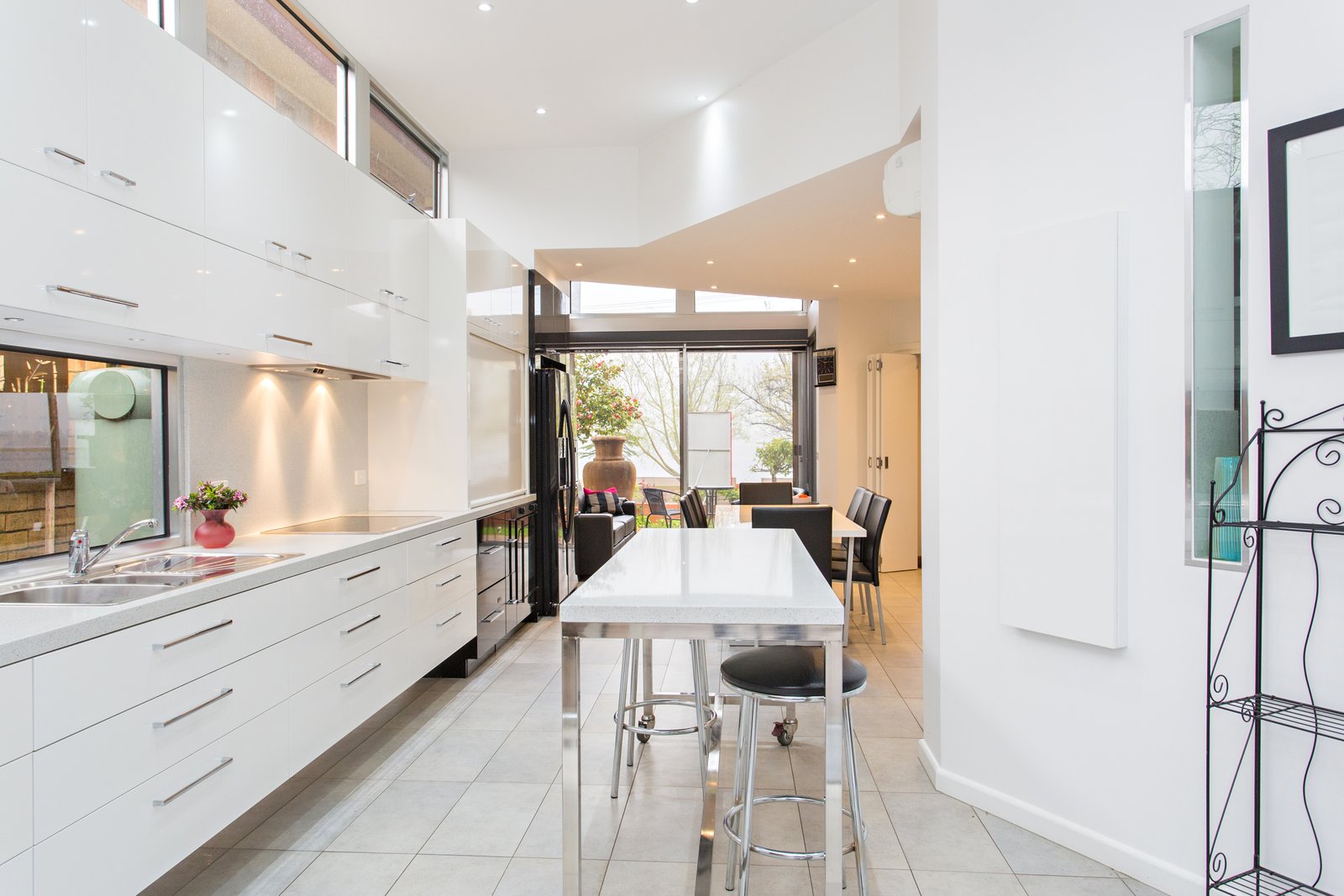 208 Wendouree Parade LAKE WENDOUREE 6