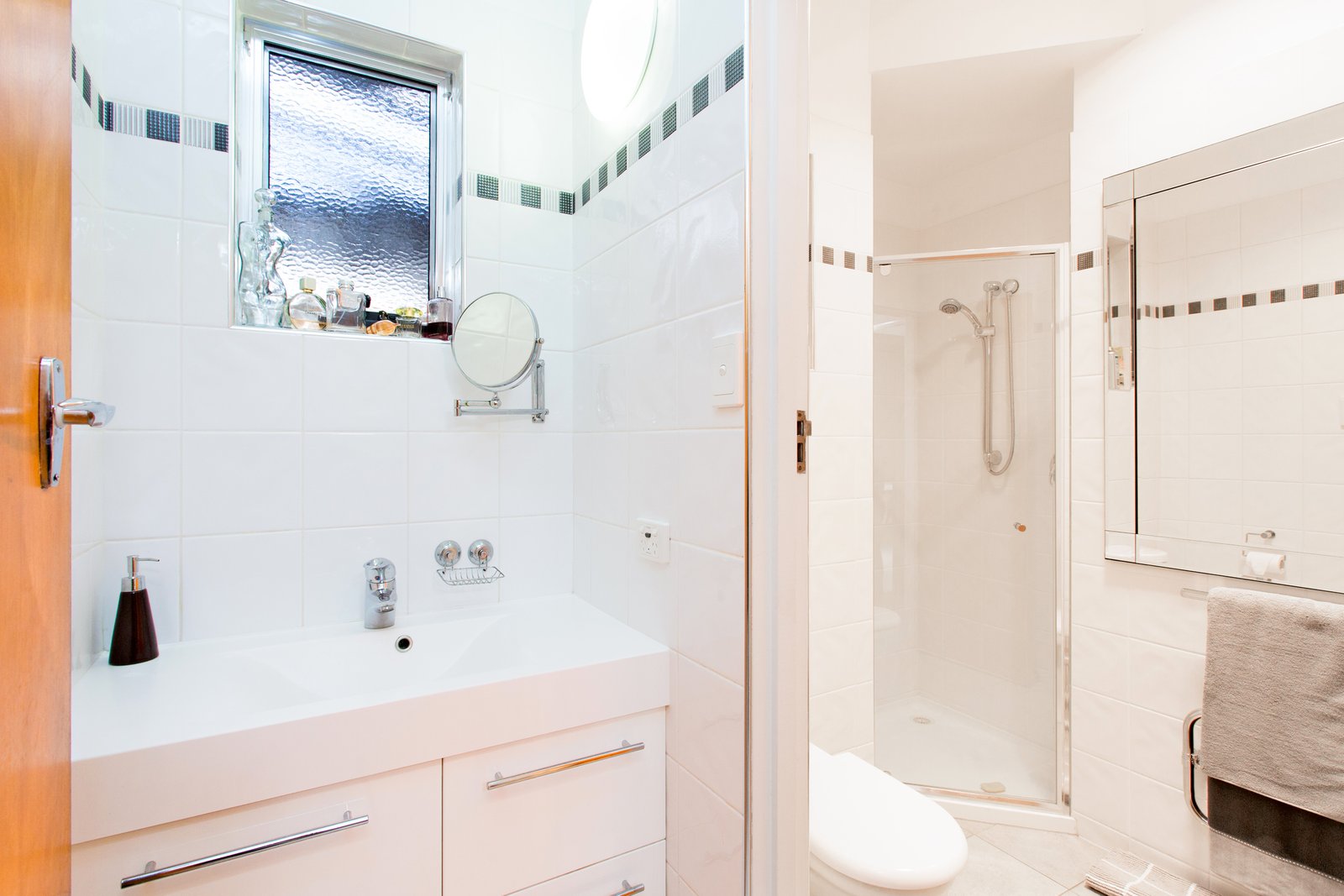 208 Wendouree Parade LAKE WENDOUREE 13