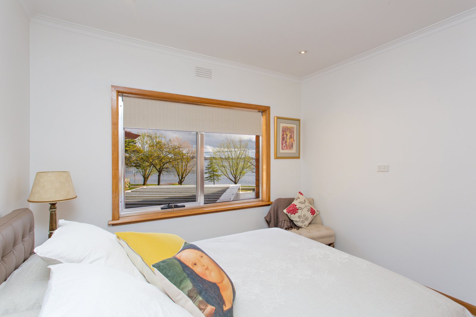 208 Wendouree Parade LAKE WENDOUREE 14