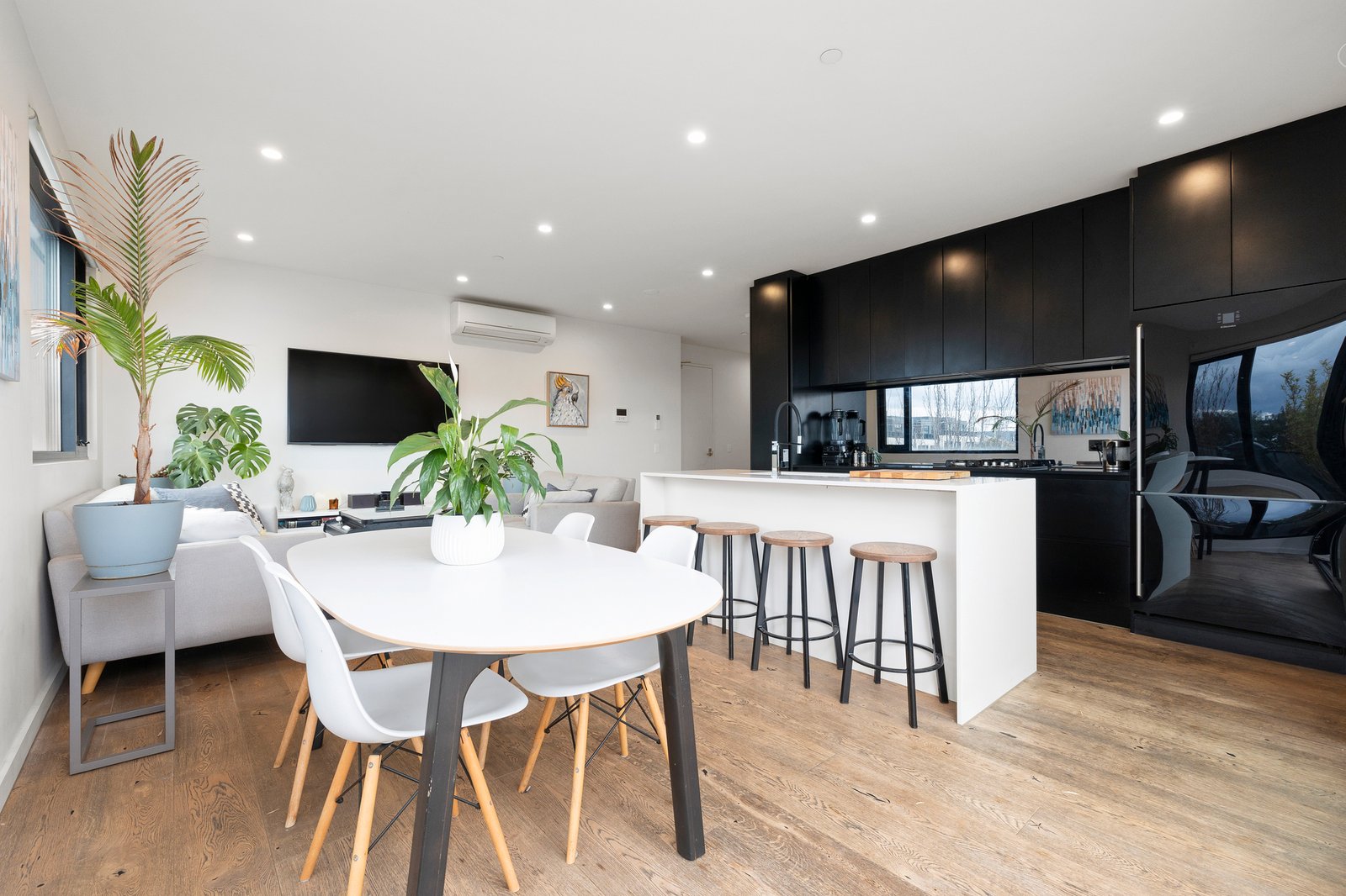 Gallery: 208/1 Major Street