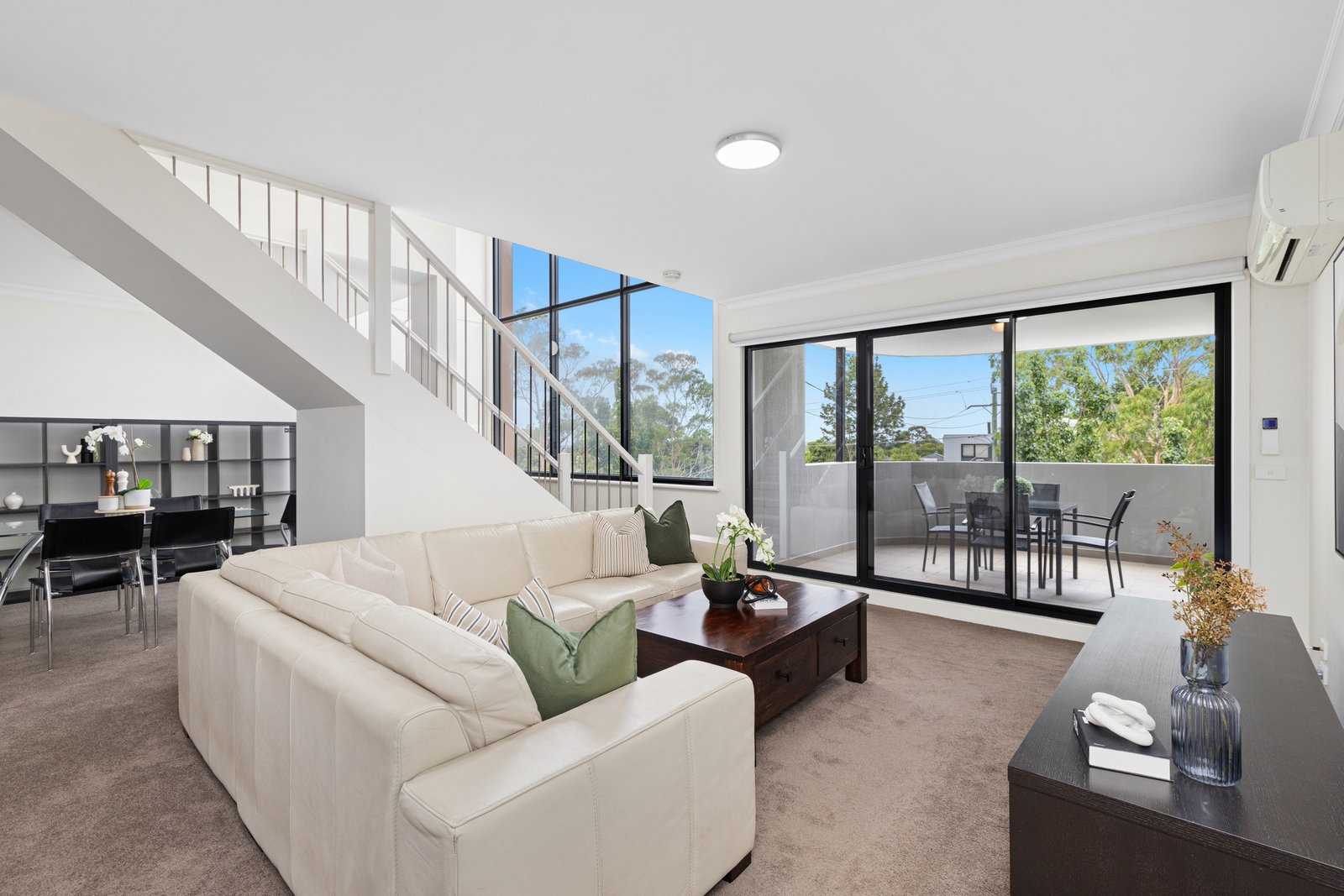 Gallery: 208/1042 Doncaster Road