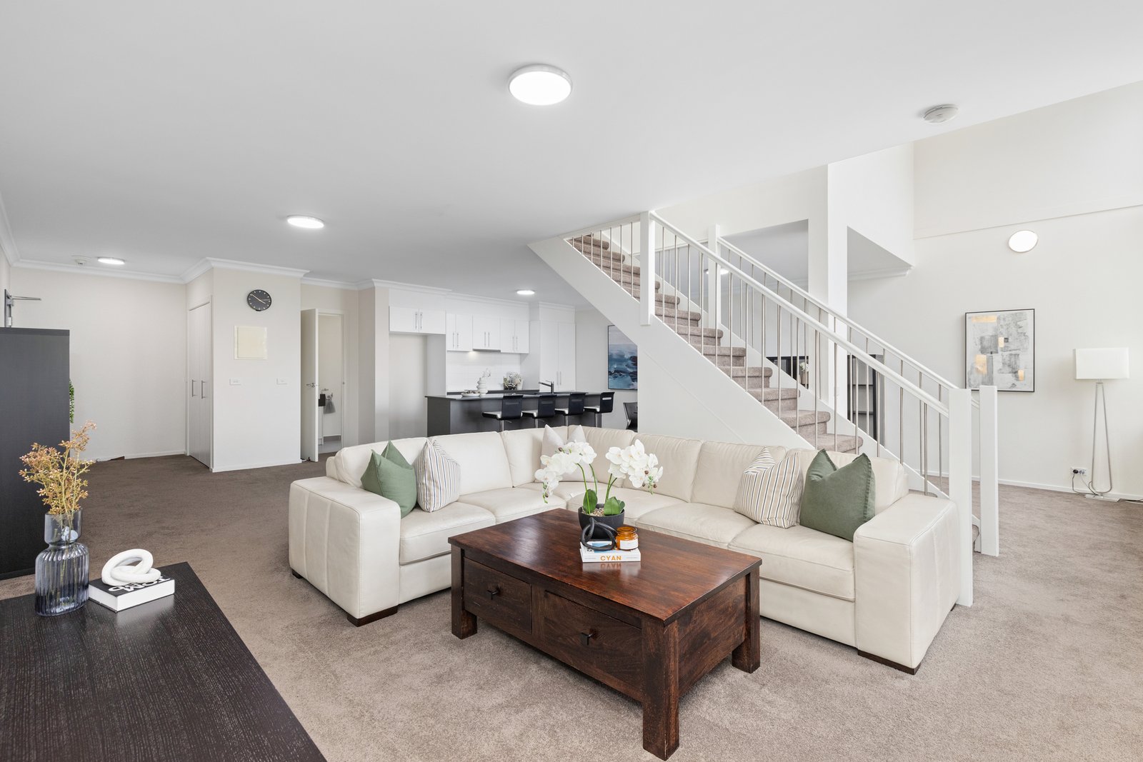 Gallery: 208/1042 Doncaster Road