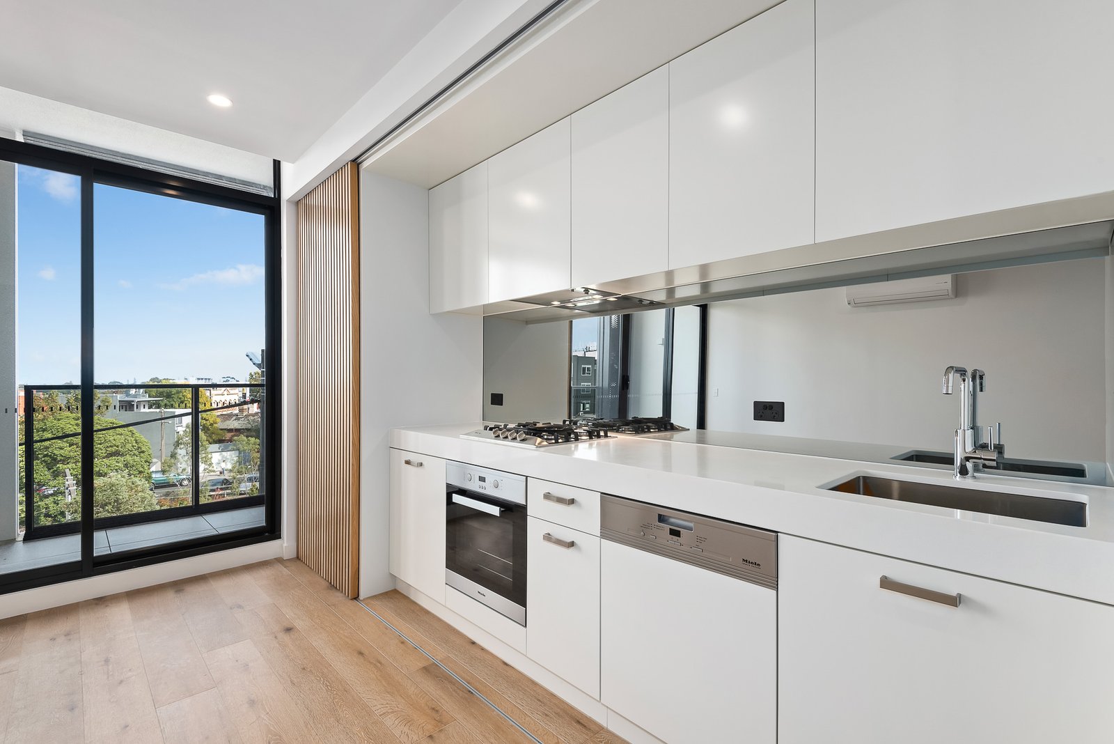 Gallery: 208/15-17 Gordon Street