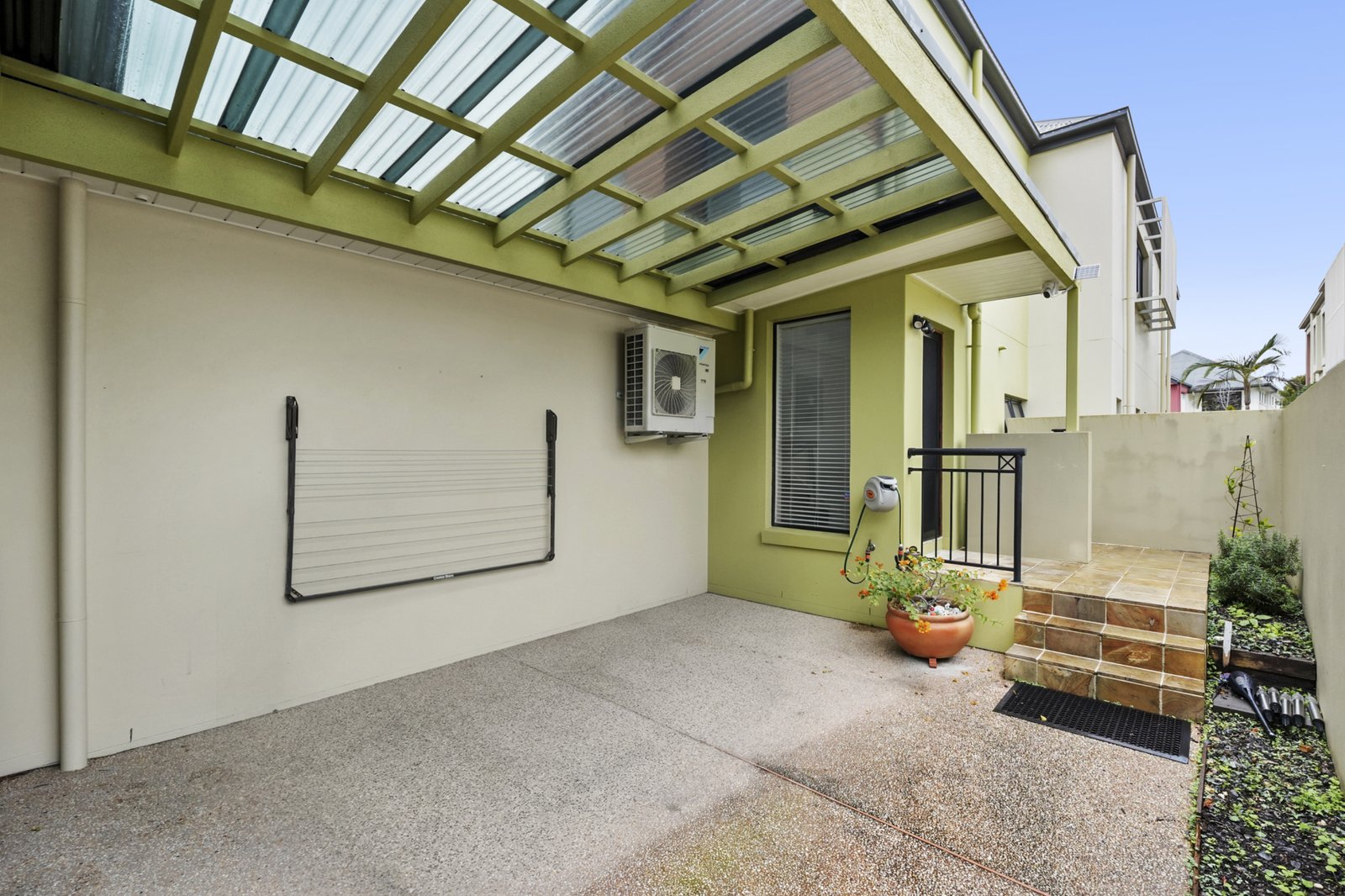 2082/1 The Vistas Drive CARRARA 5