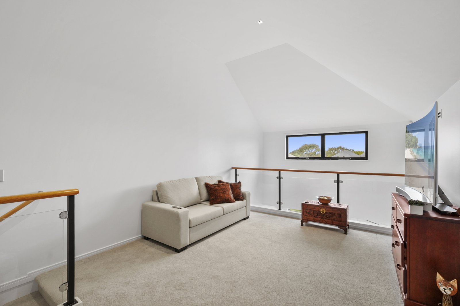 2082/1 The Vistas Drive CARRARA 15