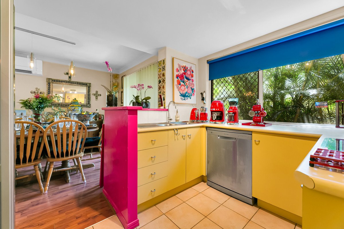 208/215 Cottesloe Drive Mermaid Waters 8