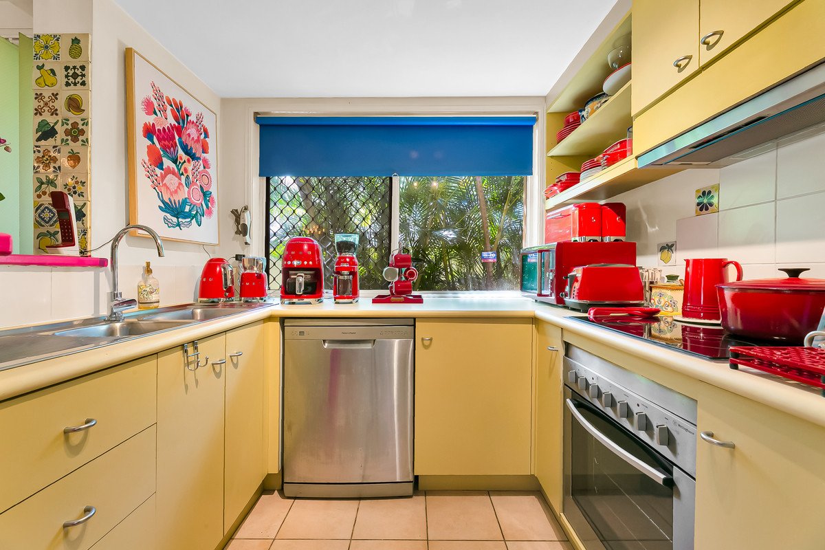 208/215 Cottesloe Drive Mermaid Waters 9