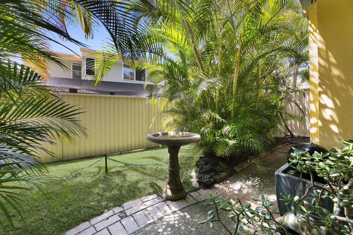 208/215 Cottesloe Drive Mermaid Waters 18