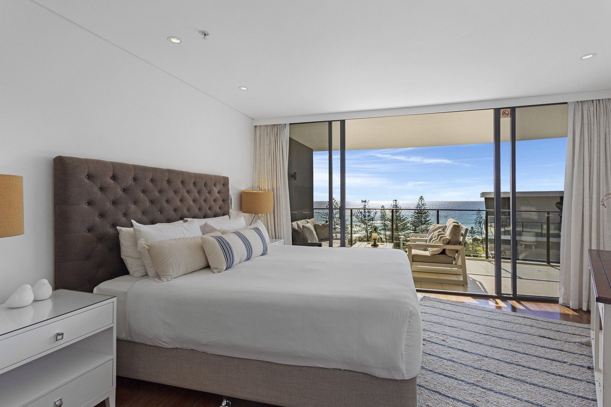 2082/2-14 The Esplanade Burleigh Heads 5