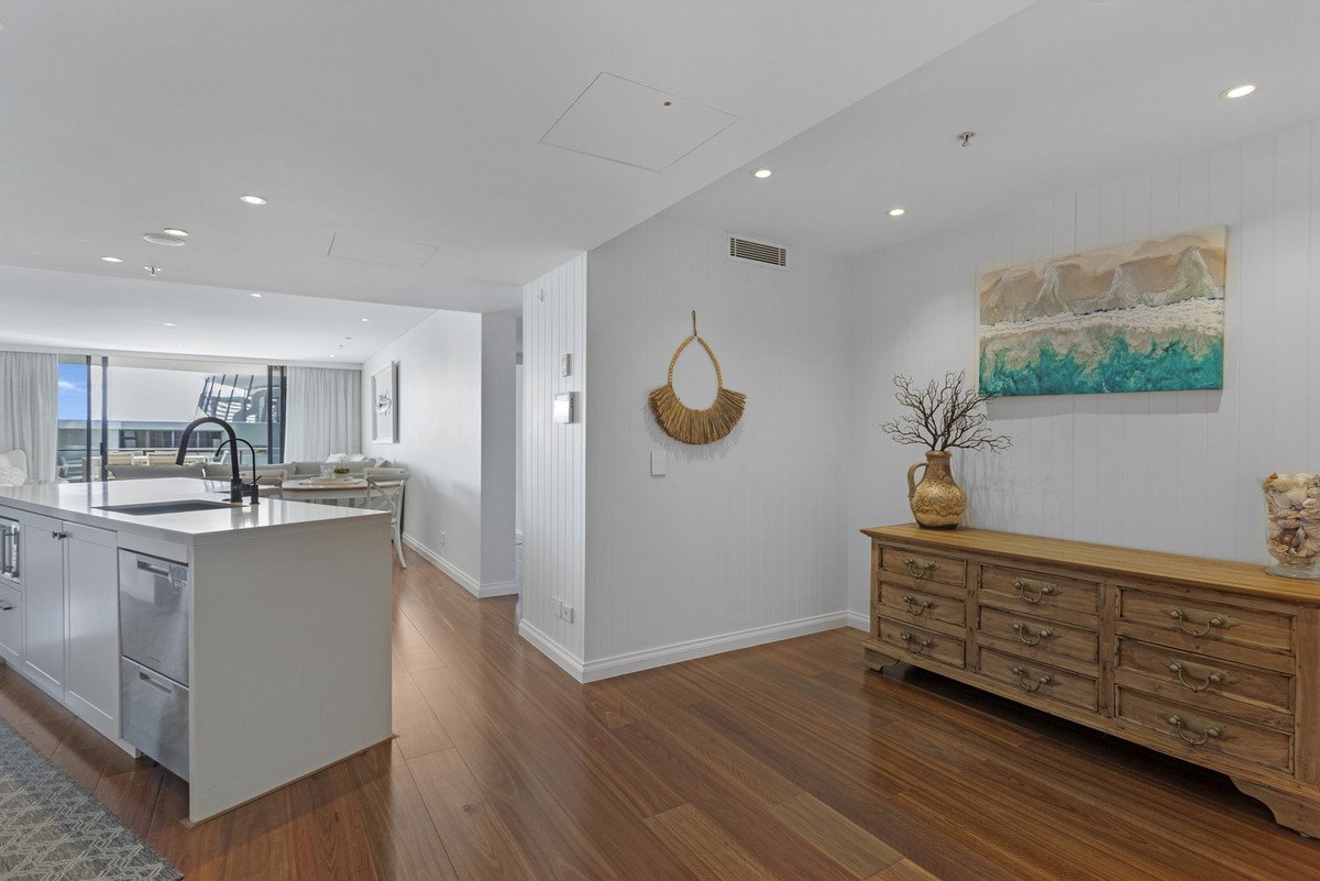 2082/2-14 The Esplanade Burleigh Heads 14