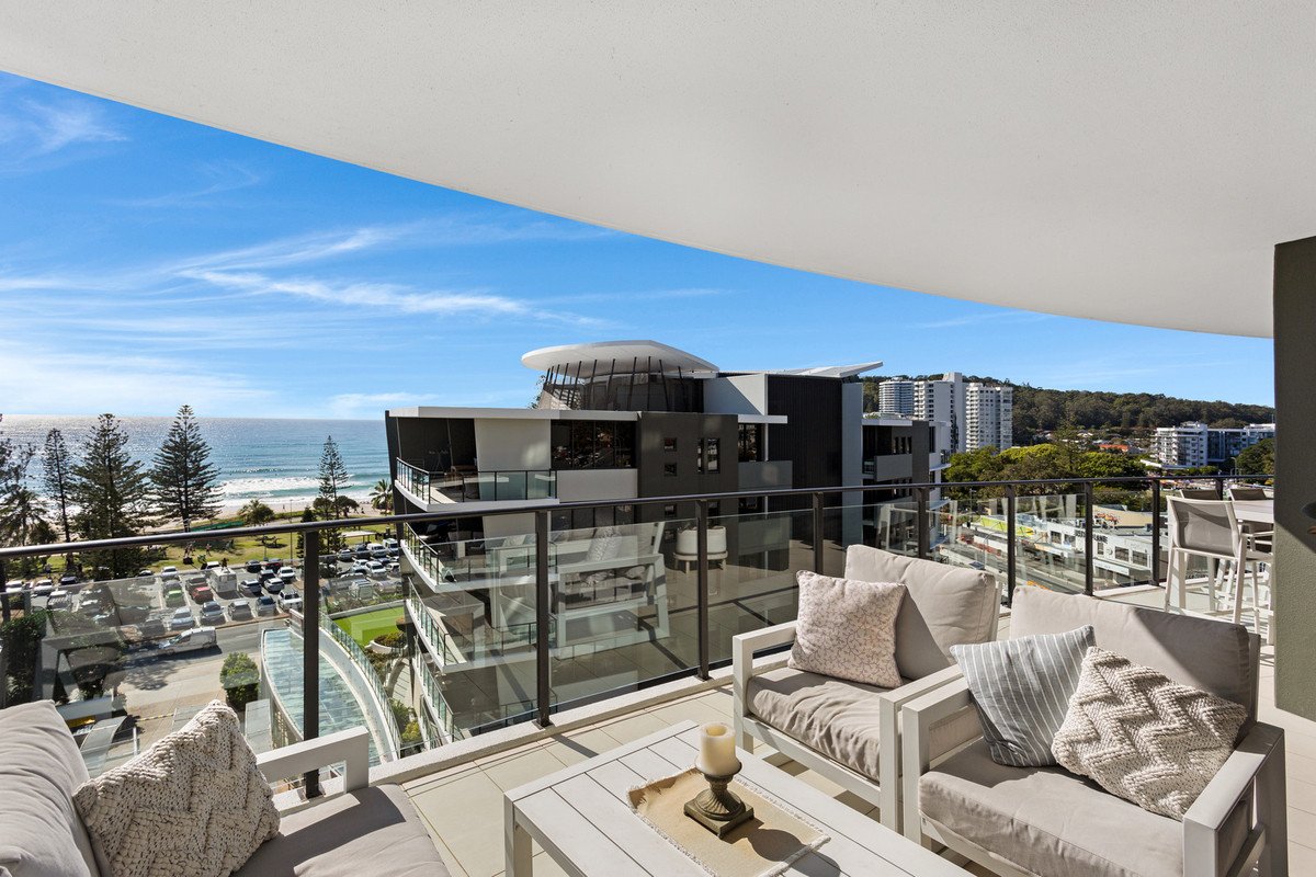 2082/2-14 The Esplanade Burleigh Heads 18