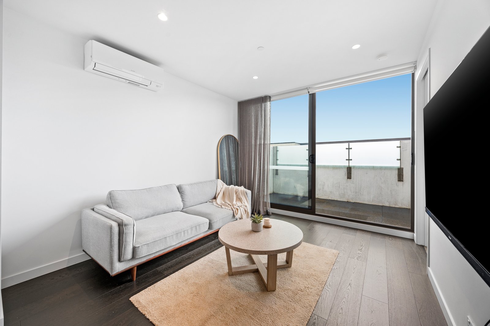 Gallery: 208/240 McKinnon Road