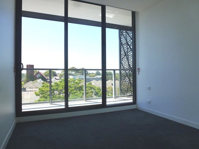 Gallery: 208/380 Bay Street